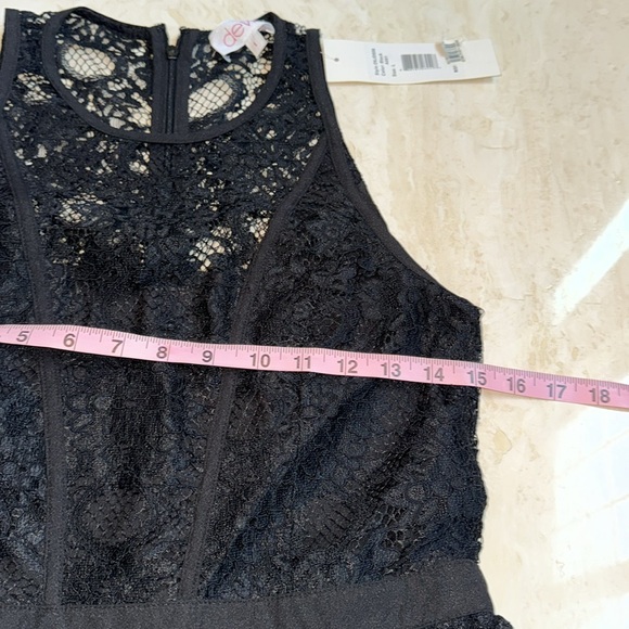 NWT Devlin lace dress - Picture 5 of 9